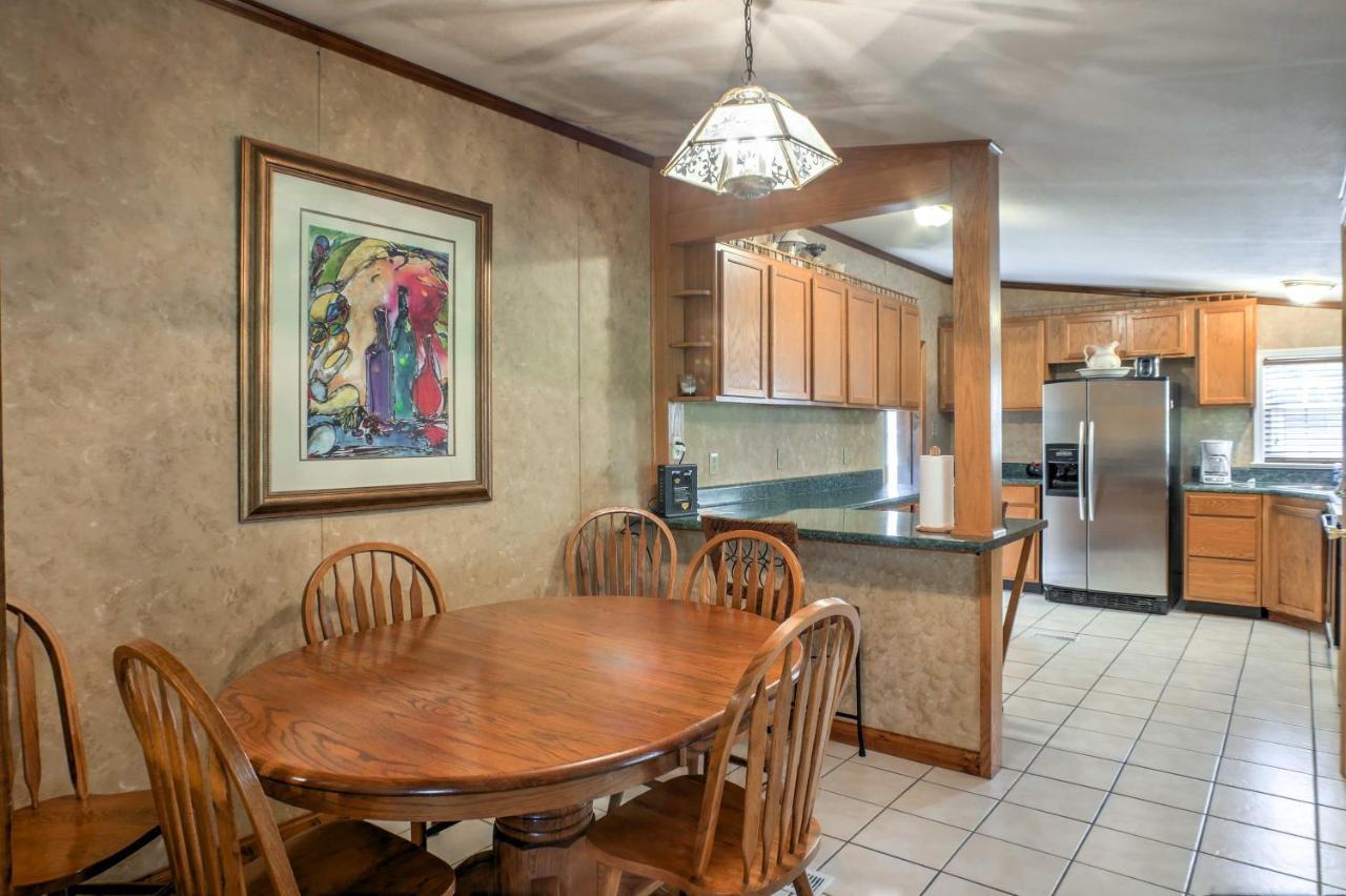 Ooltewah Cabin With Grill, Pool Table And Porch! Exterior foto